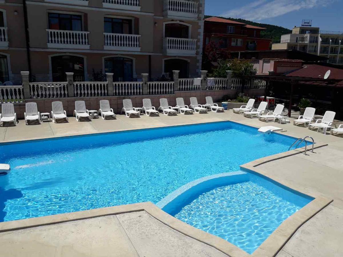 Hotel Black Sea - Breakfast, Pool & Free Parking Obzor Exterior foto